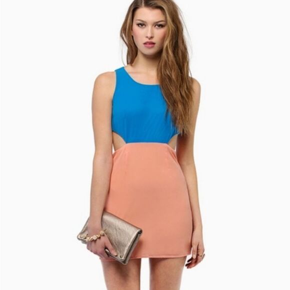 Tobi Dresses & Skirts - Tobi Syrup-Dipity Peach & Country Sky Cut Out Mini Dress Size Medium